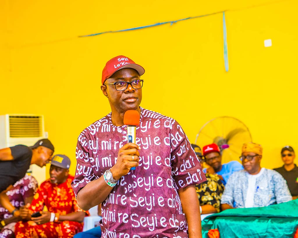 Governor Seyi Makinde addresses traditional rulers in Saki East LGA on January 25, 2023 as part of the campaigns in Oke-Ogun Zone